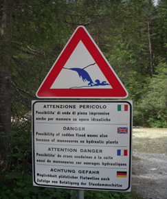 Figure 3. Non-Structural Approach – Flood Hazard Warning Sign (WIKIMEDIA COMMONS, 2012).